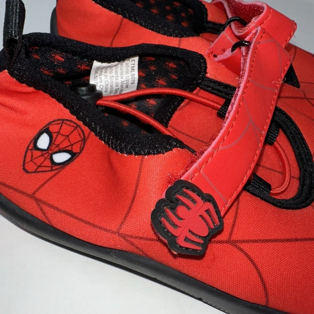 Marvel Spider-Man Kids Size 13 Water Shoes Aqua Socks Slip-On Red Black Web